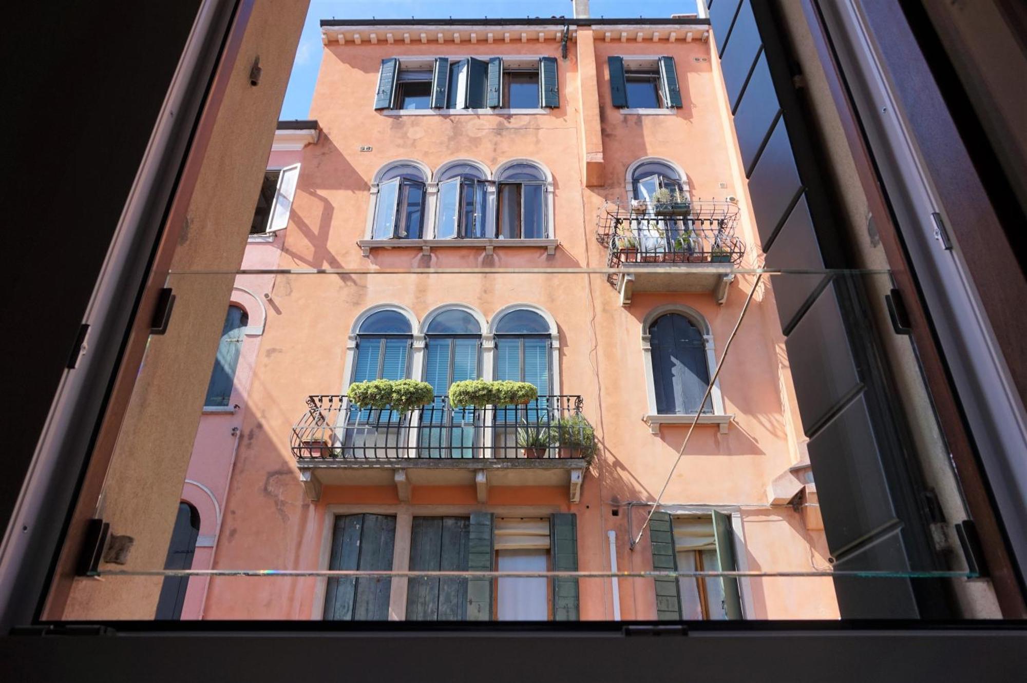 Apartment Sara S Luxury Five Minutes From Piazza San Marco